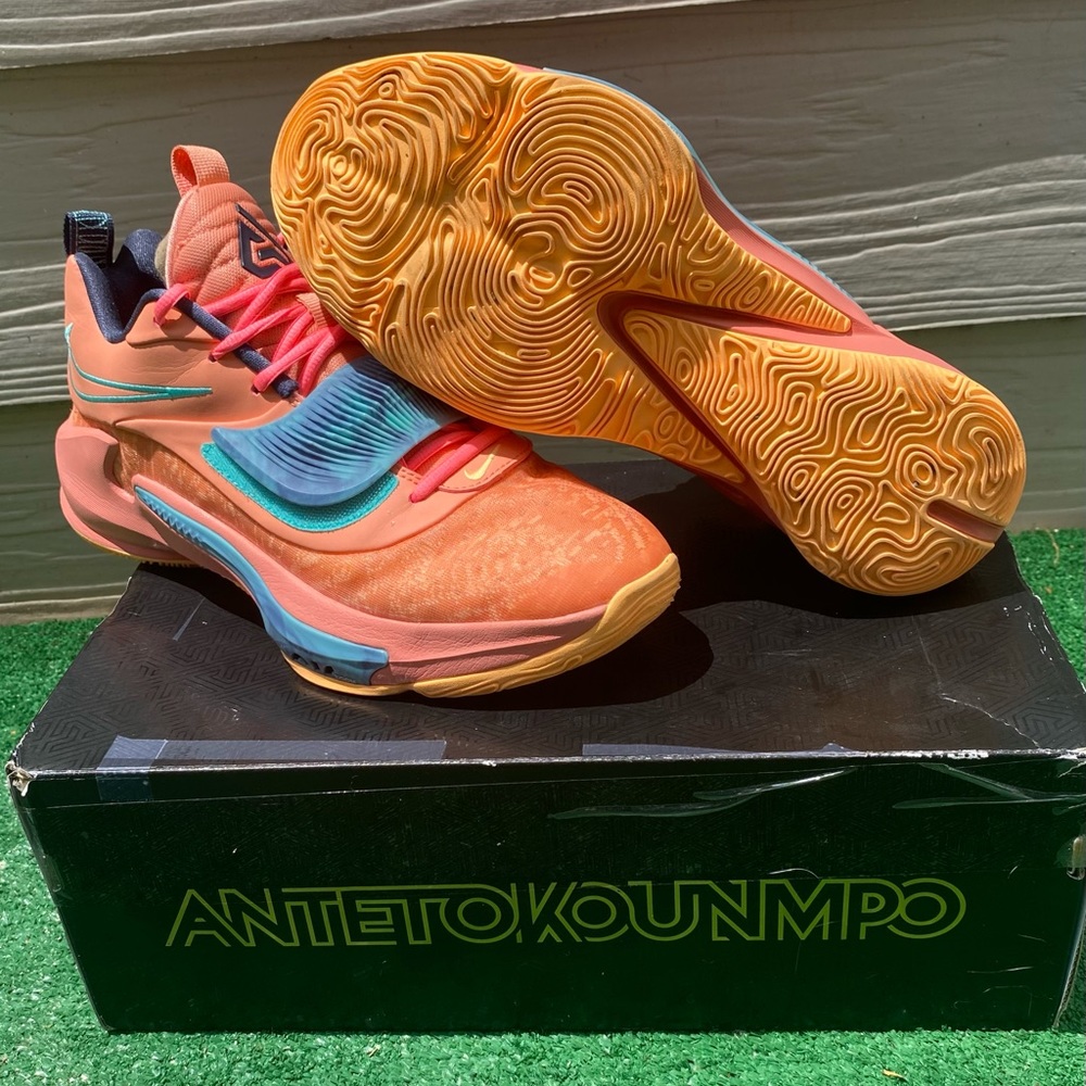 Size 11 - Nike Zoom Freak 3 “Stay Freaky” - Giannis